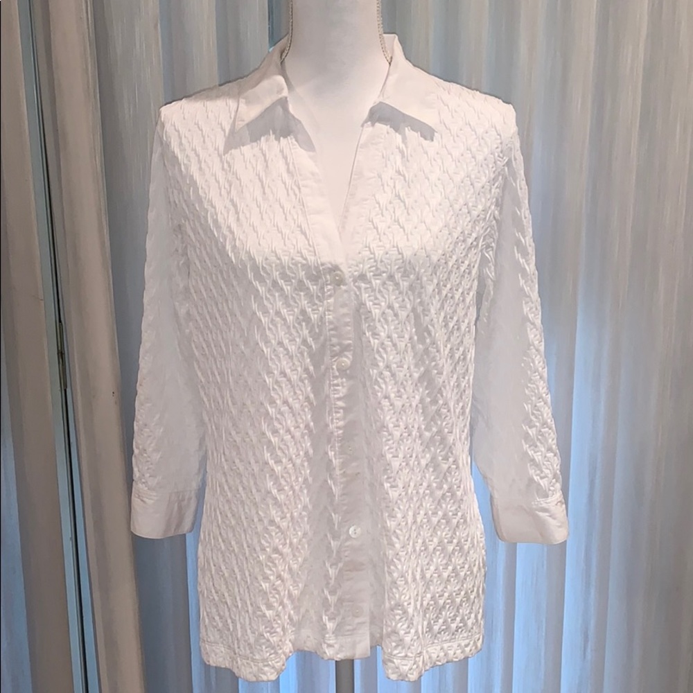 Chico’s sz 2 White 3/4 sleeve Like new!